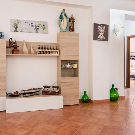 Alelida Villa Con Piscina 奇尼斯 外观 照片