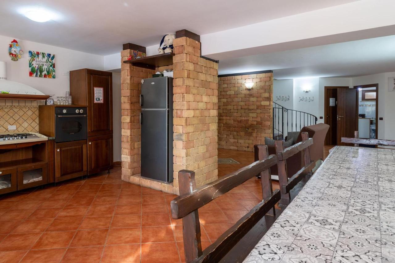 Alelida Villa Con Piscina 奇尼斯 外观 照片