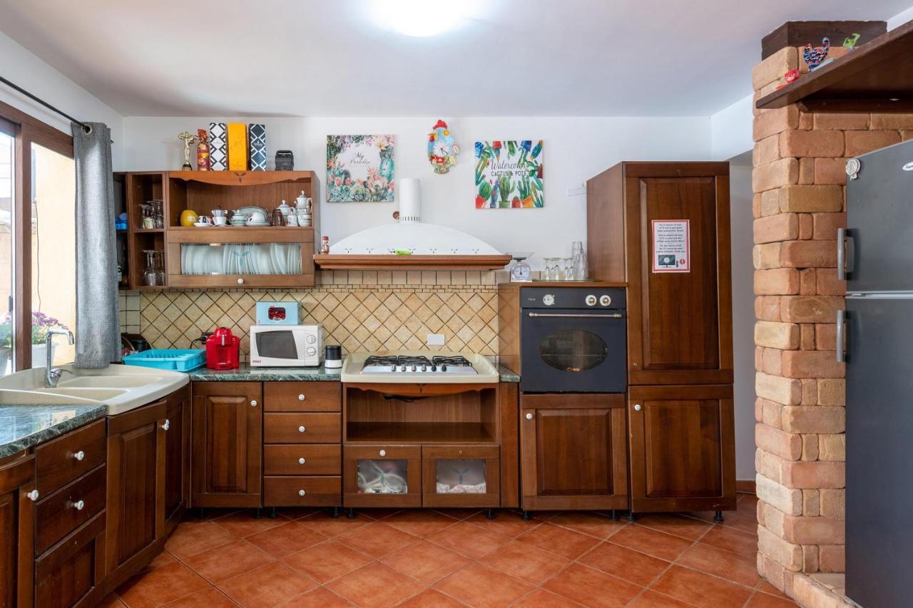 Alelida Villa Con Piscina 奇尼斯 外观 照片