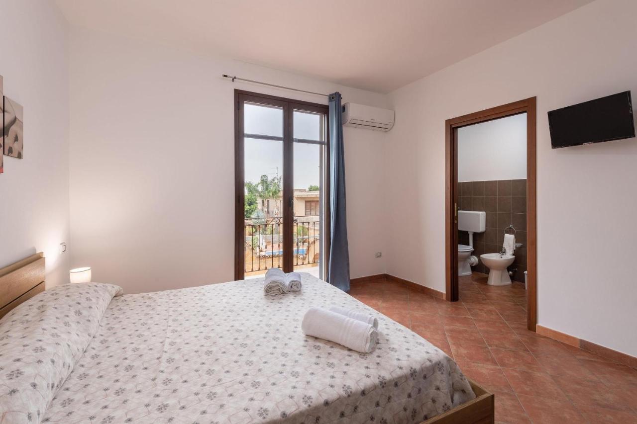 Alelida Villa Con Piscina 奇尼斯 外观 照片