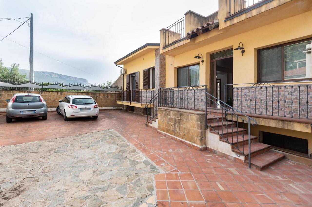Alelida Villa Con Piscina 奇尼斯 外观 照片