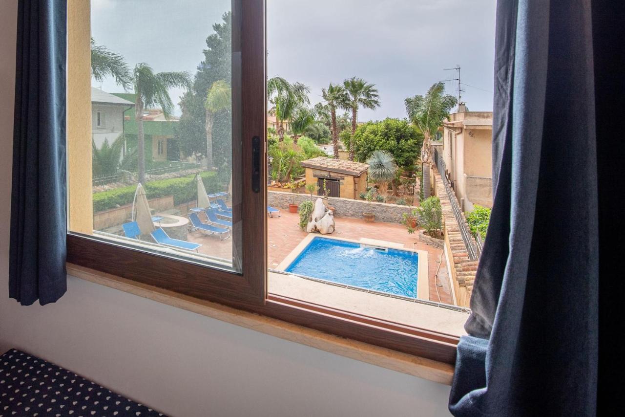 Alelida Villa Con Piscina 奇尼斯 外观 照片
