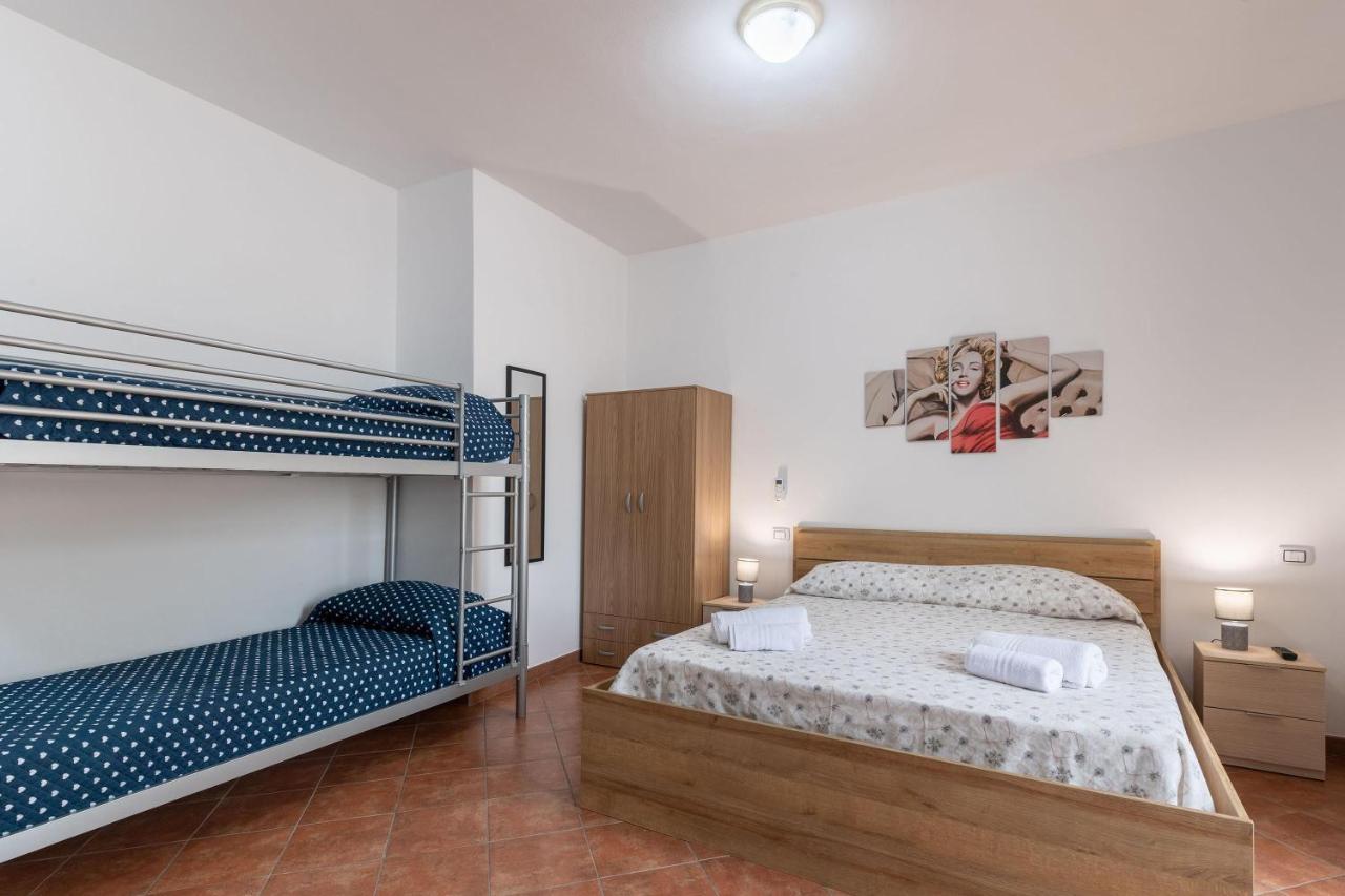 Alelida Villa Con Piscina 奇尼斯 外观 照片