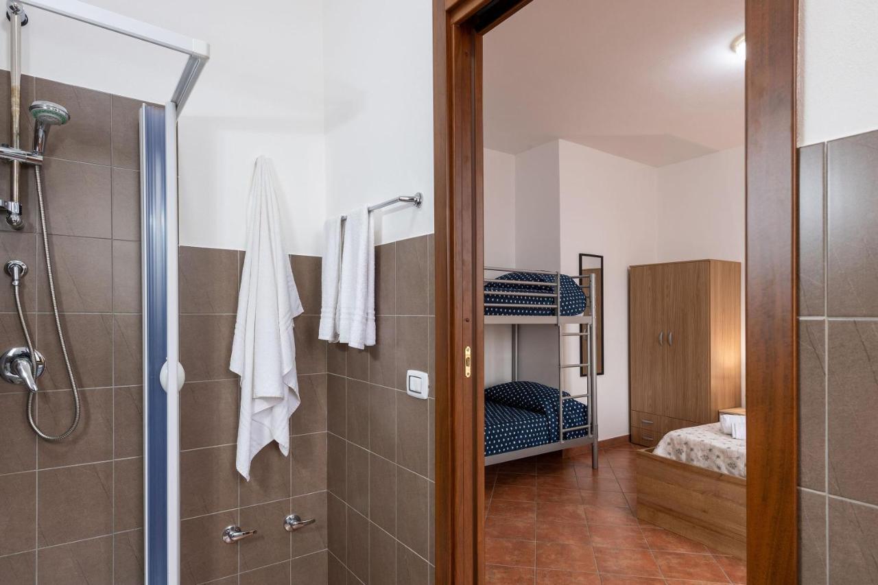 Alelida Villa Con Piscina 奇尼斯 外观 照片