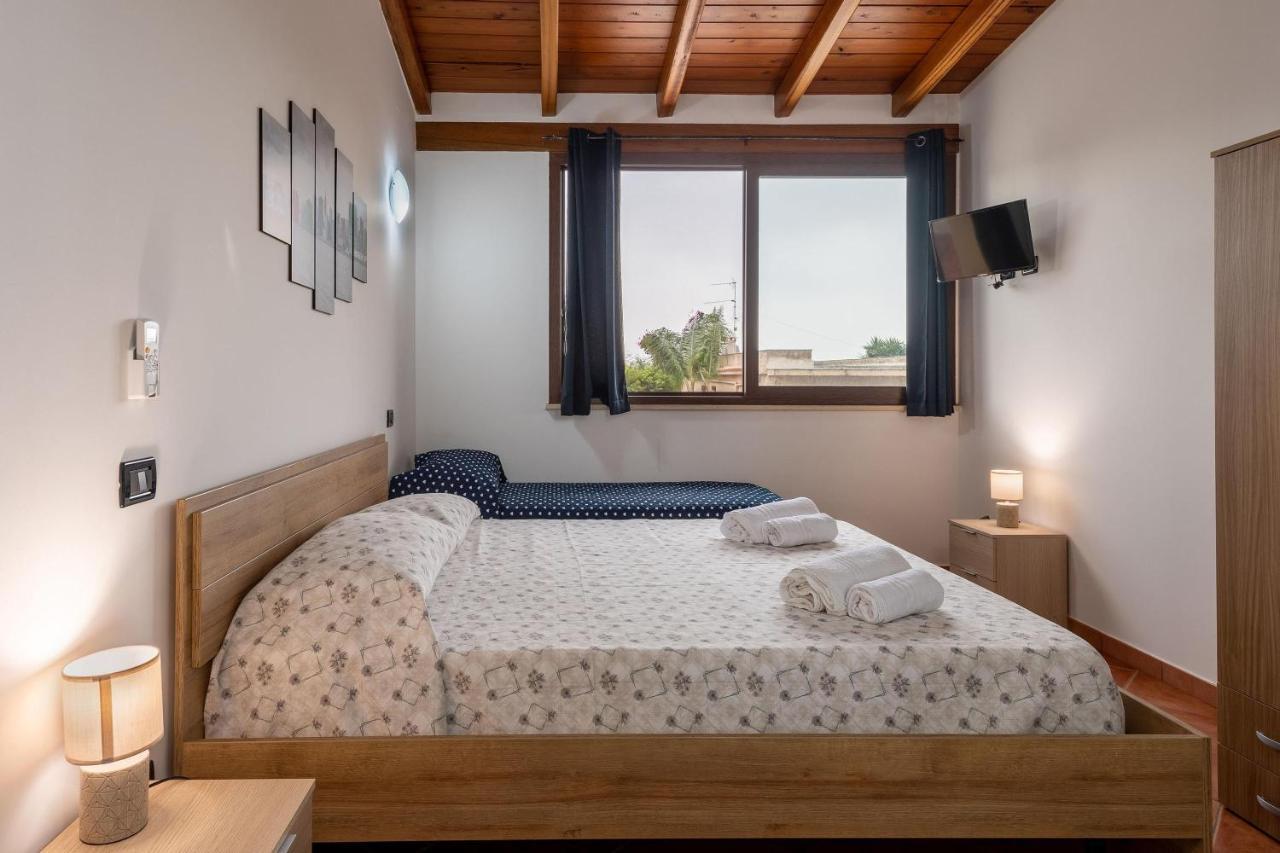 Alelida Villa Con Piscina 奇尼斯 外观 照片