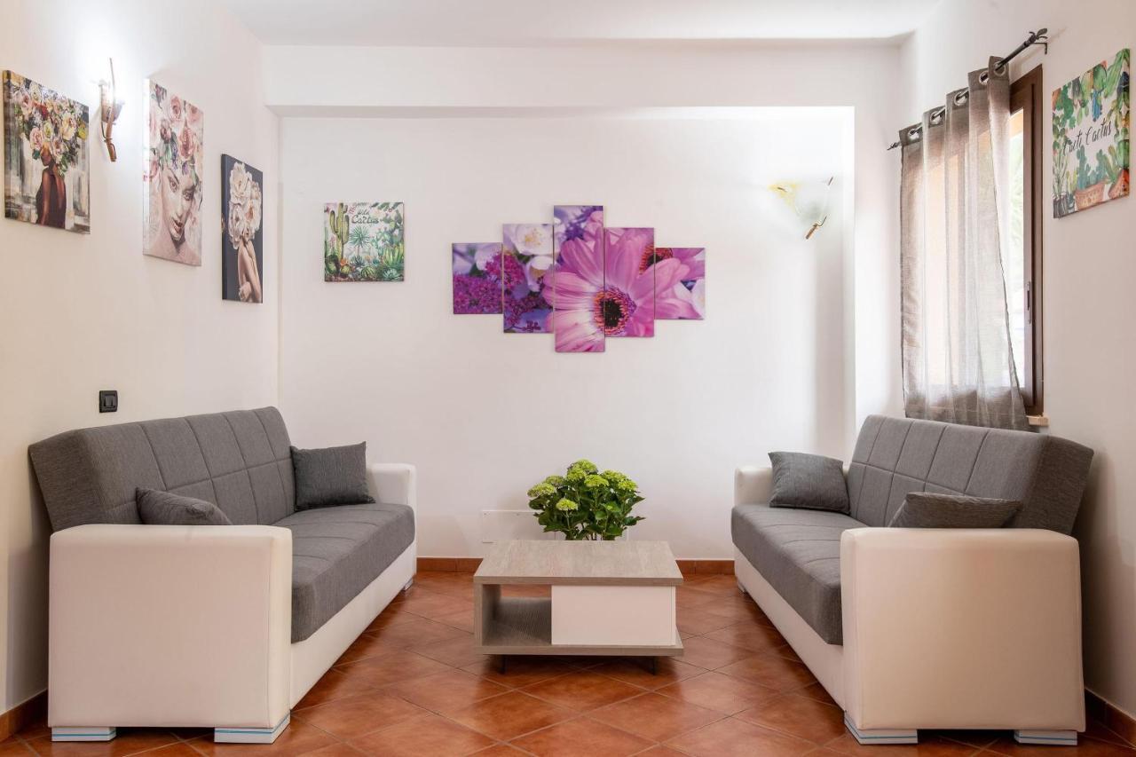 Alelida Villa Con Piscina 奇尼斯 外观 照片