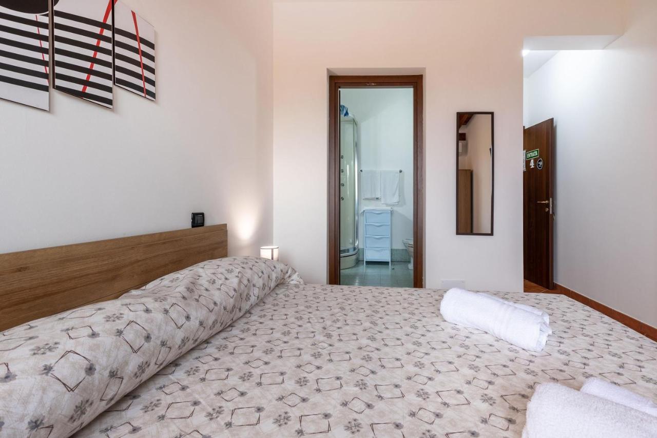 Alelida Villa Con Piscina 奇尼斯 外观 照片