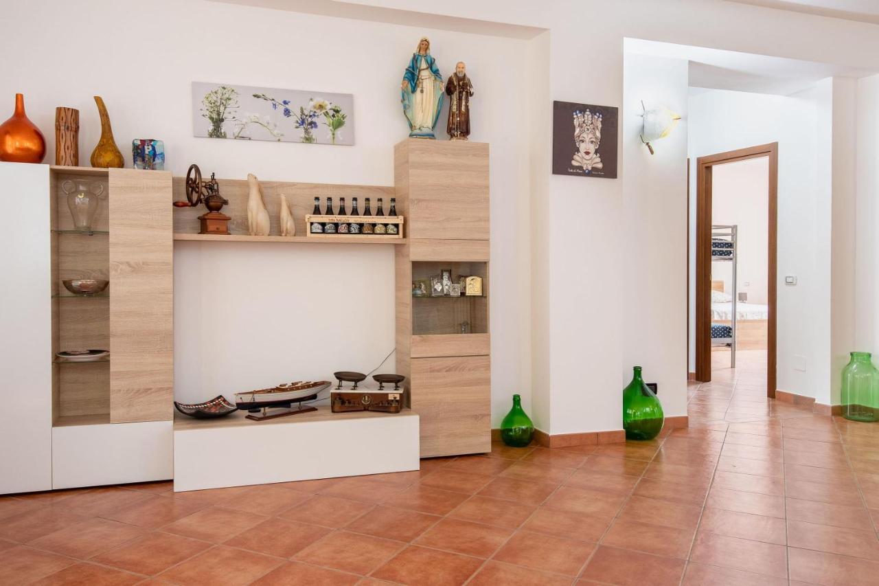 Alelida Villa Con Piscina 奇尼斯 外观 照片