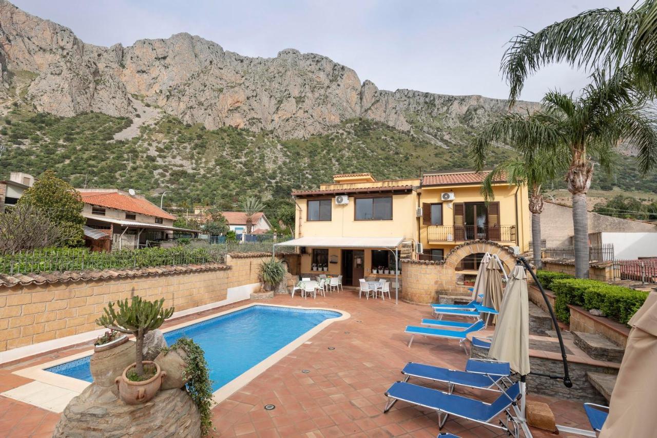 Alelida Villa Con Piscina 奇尼斯 外观 照片