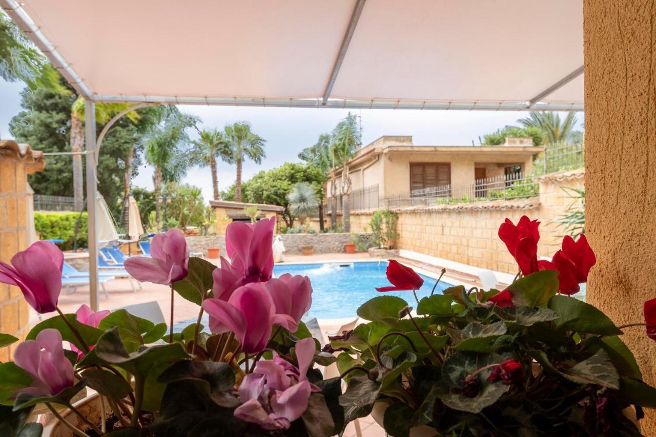 Alelida Villa Con Piscina 奇尼斯 外观 照片